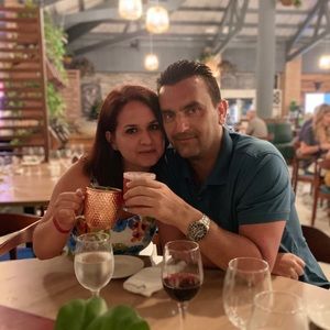 Meet your Posher, Elona